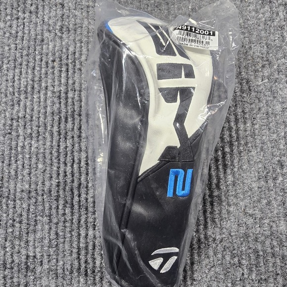TaylorMade SIM2‎ Rescue Hybrid Headcover New Golf Club Cover - Picture 1 of 5